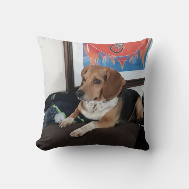 The Regal Beagle Toss Pillow Kissen (Vorderseite)