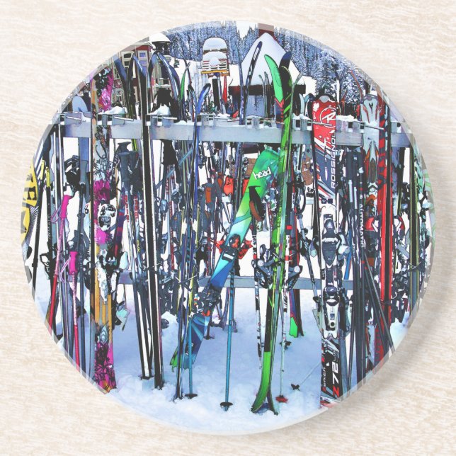 The Ski Party - Skis and Poles Getränkeuntersetzer (Vorne)