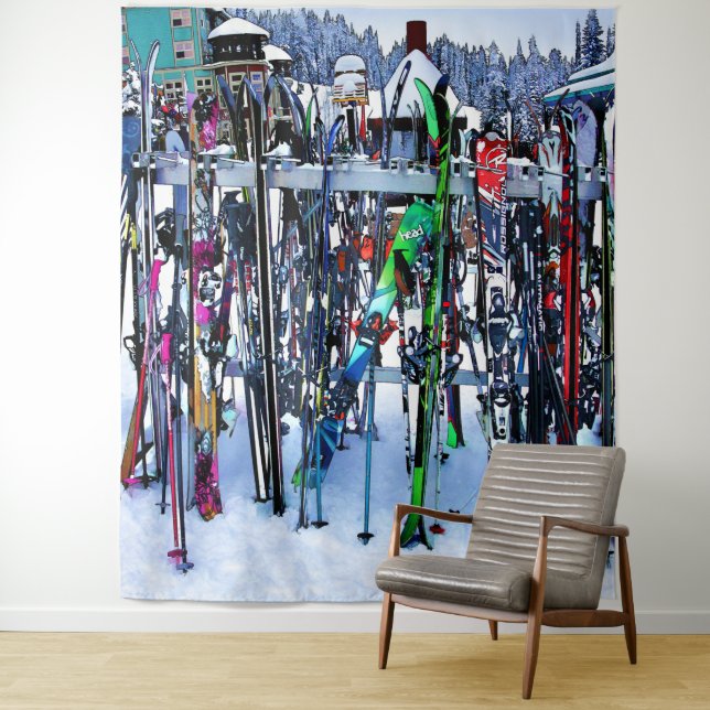 The Ski Party - Skis and Poles Wandteppich (Beispiel)