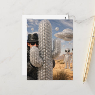 The spy in the desert with the aliens postkarte