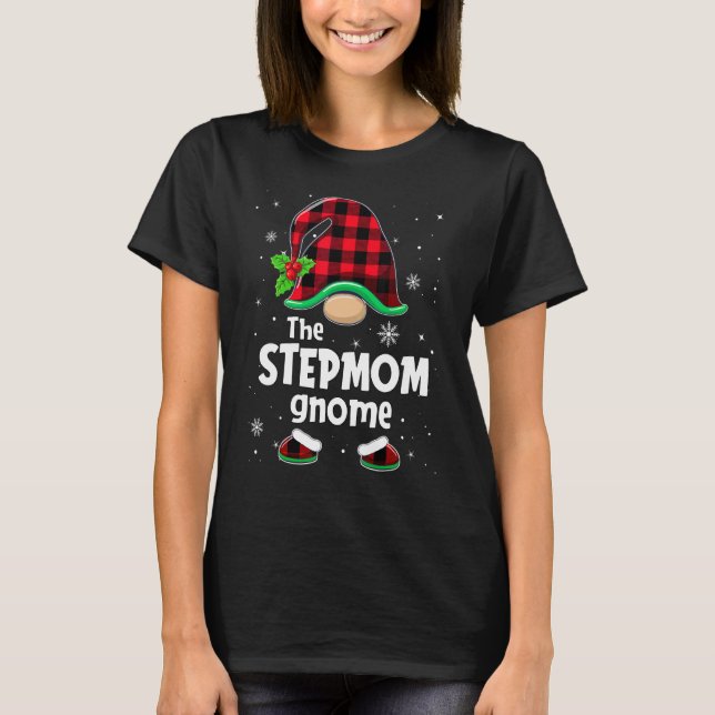 The Stepmom Gnome Buffalo Plaid Christmas Matching T-Shirt (Vorderseite)