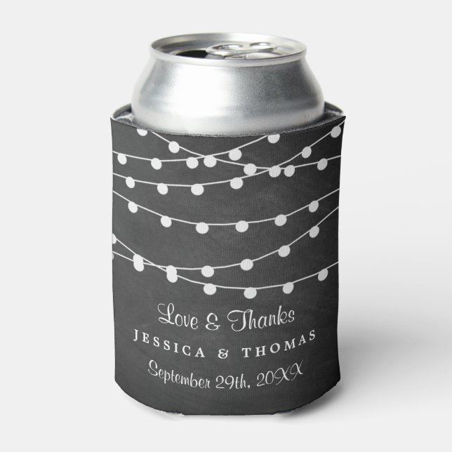 The String Lights On Chalkboard Wedding Collection Dosenkühler (Kanne Vorderseite)