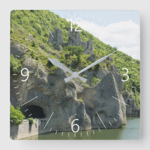 The Wonderful Rocks. Bulgaria Quadratische Wanduhr