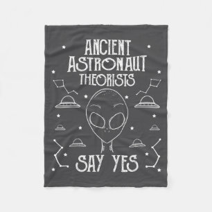 Theoretiker der antiken Astronauten sagen Ja Außer Fleecedecke