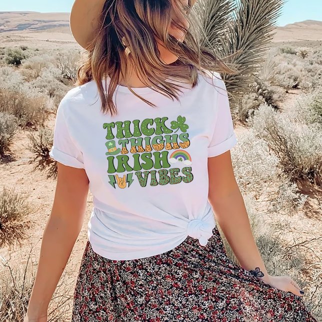 Thick Thighs Irish Vibes, Patrick's Day T - Shirt (Von Creator hochgeladen)