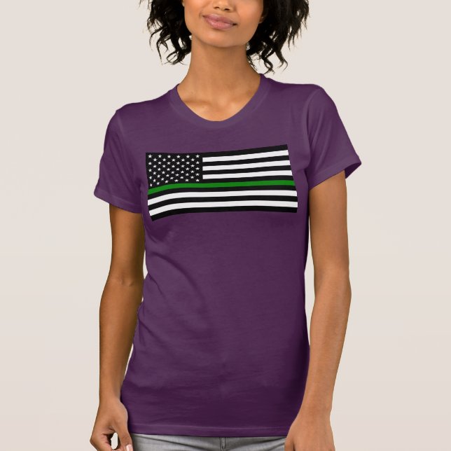 Thin Green Line Military & Veterans American Flag T-Shirt (Vorderseite)