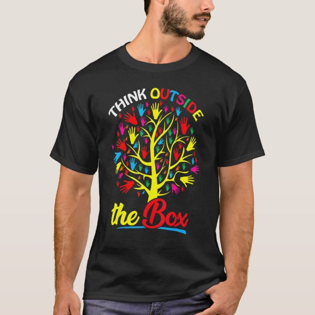 Think Outside The Box Tree Hand Puzzle Autism Awar T-Shirt (Vorderseite)