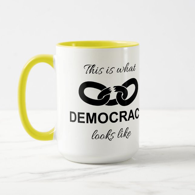 This is What Democracy Looks Like Tasse (Links)
