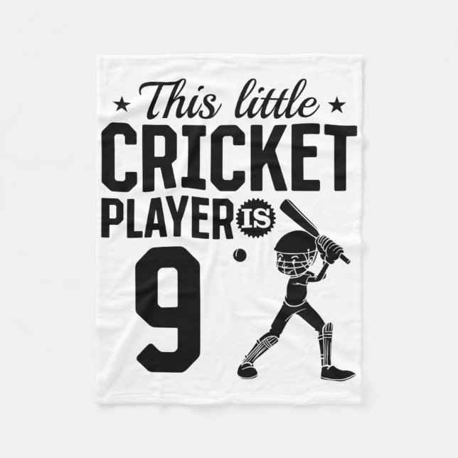 This Little Cricket Player Is 9 Years Old - 9th Bi Fleecedecke (Vorderseite)