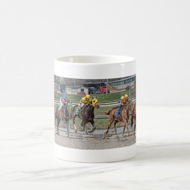 Thoroughbred, der Tasse läuft (Mittel)