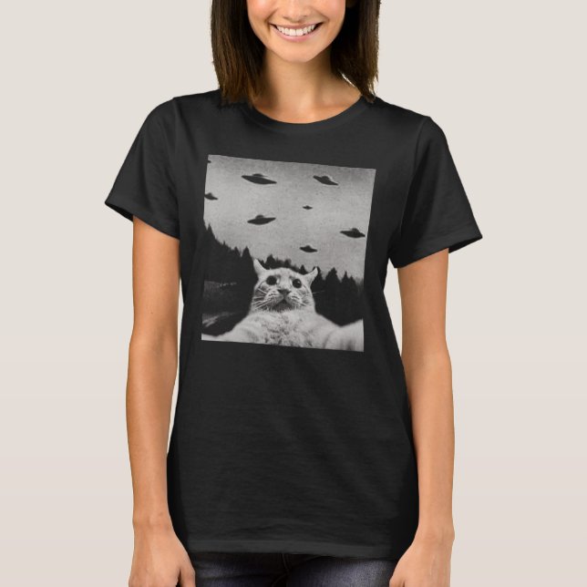 ThreadWeird Alien Cat UFO T - Shirt - Classic Fit, (Vorderseite)