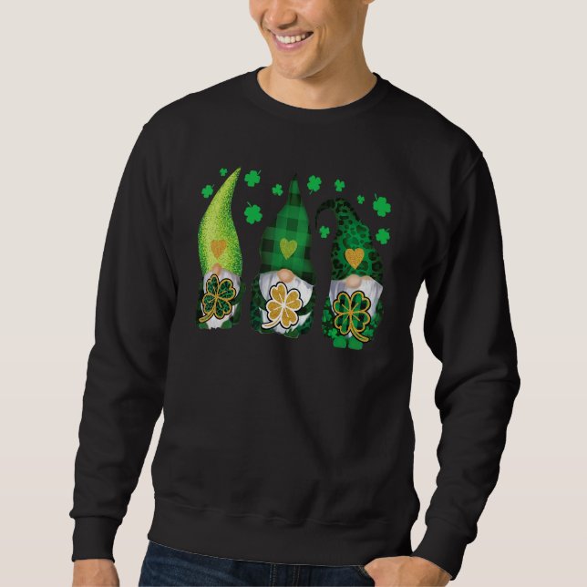 Three Gnomes Holding Shamrock Leopard Plaid St Pat Sweatshirt (Vorderseite)