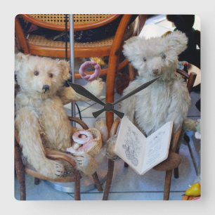 Three Happy Teddy Bears Quadratische Wanduhr