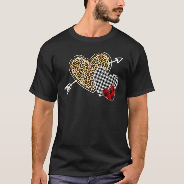 Three Heart Leopard Buffalo Kariert Arrow Liebe va T-Shirt (Vorderseite)