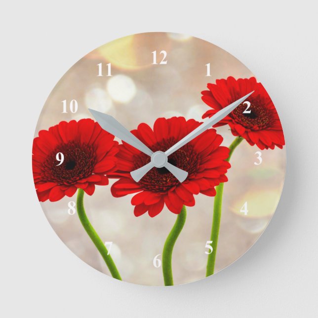 Three Little Red Gerberas Acrylic wall clock Runde Wanduhr (Vorderseite)