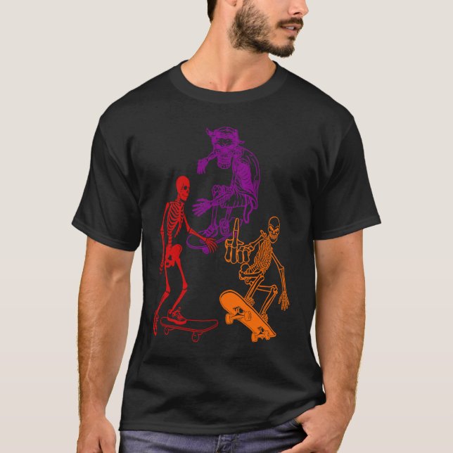 Three Skeletons Skateboarding Halloween Skateboard T-Shirt (Vorderseite)
