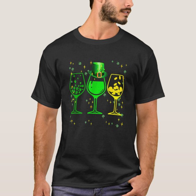 Three Wine Glasses C Kleeblatt St Patrick Day Iris T-Shirt (Vorderseite)