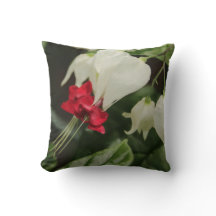 Throw Pillow Bright Blutung Herz Tropische Blume