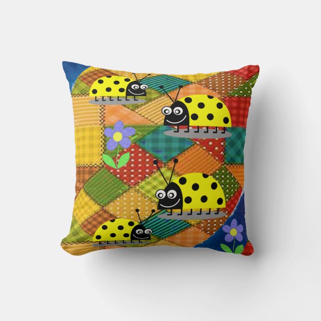 Throw Pillow Ladybug Kissen (Vorderseite)