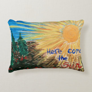 Throw Pillow mit Original Art von Janell Dekokissen