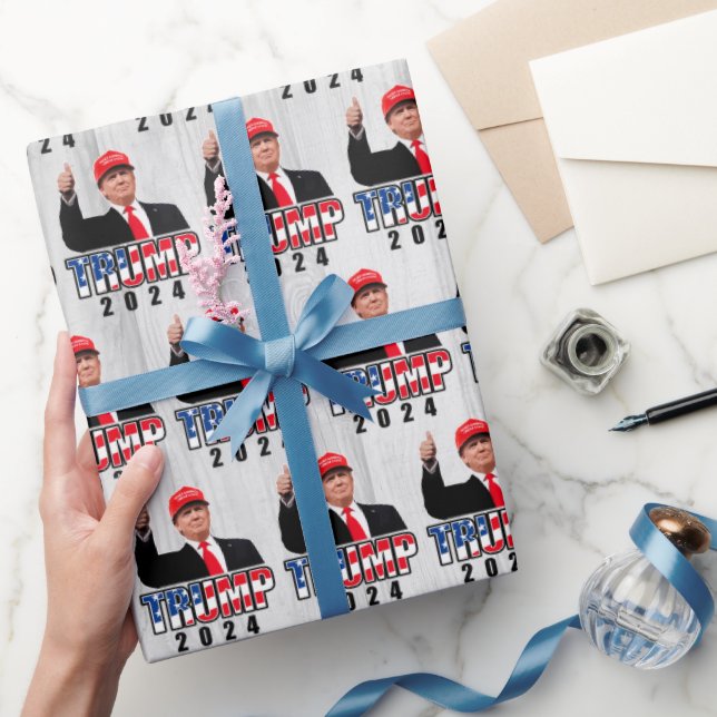 Thumbs Up Donald Trump 2024 Geschenkpapier (Schenken)