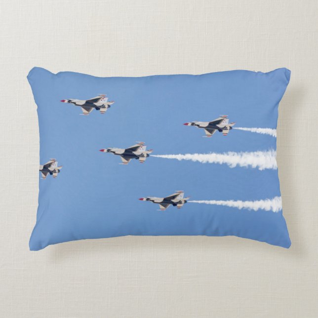 Thunderbirds F-16, welche die Fünfkarte Bildung Dekokissen (Vorderseite)
