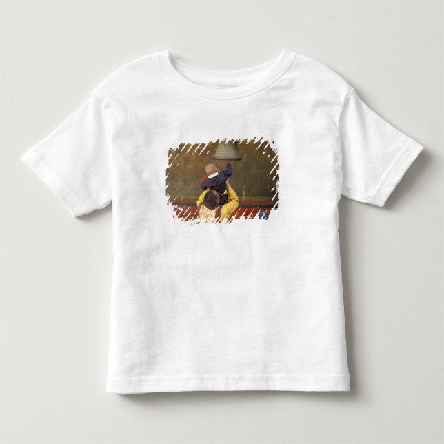 tibetisch-buddhistischer Mönch, der einen Jungen z Kleinkind T-shirt (Vorderseite)