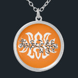 Tibetisch Six True Word Mantra/Om Ma Ni Pad Me Hum Versilberte Kette<br><div class="desc">Schönes sinnvolles tibetisches Buddhismus Geschenk mit Segnungen in allen Manieren. Die großen sechs wahren Worte: Om Ma Ni Pad Me Hum ist das häufigste Mantra in Tibet, rezitiert von Buddhisten, gemalt oder geschnitzt auf Felsen, Gebetsrädern oder Yakskullen und sehr häufig in Tibet gesehen. Nach der tibetischen Kultur heißt es, dass...</div>