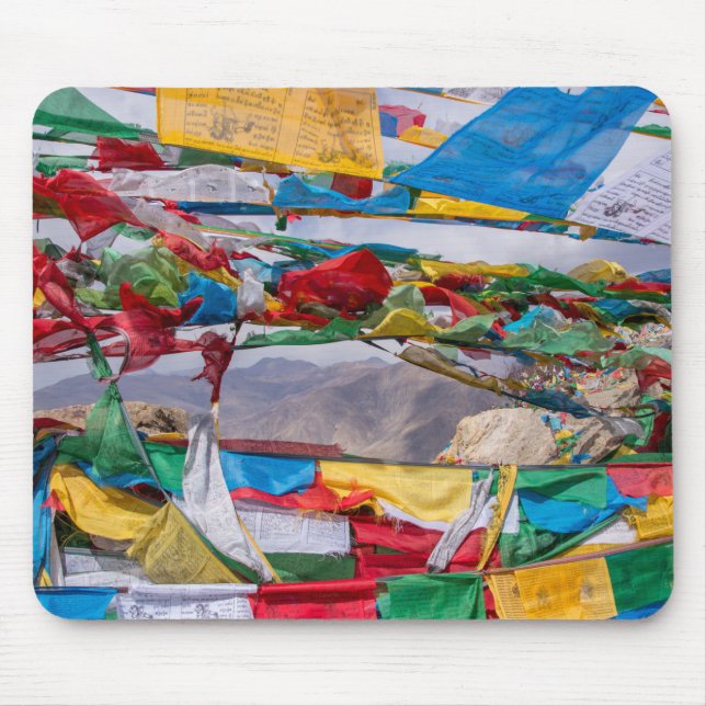tibetische Landschaft mit Gebetsfahnen - Himalaya Mousepad (Vorne)