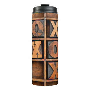 Tic-Tac-Toe oder Noughts and Crosses Spiel - vinta Thermosbecher