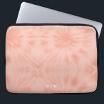 Tie Dye | Coral Pink Modern Pastel Laptopschutzhülle<br><div class="desc">A simple tie dye pattern with a soft pastel coral pink color palette. The perfect on trend gift or accessory can easily be customized with your name, initials, monogram, hashtag or slogan! Tie-Dye is making a major comeback right now and is officially the Biggest Trend of the Year! We think...</div>