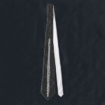 Tied Black Damask Flute Krawatte<br><div class="desc">Auf einem schwarzen Damast-Hintergrund wird eine silberne Flöte im französischen Stil (offen) in fast tatsächlicher Größe dargestellt</div>