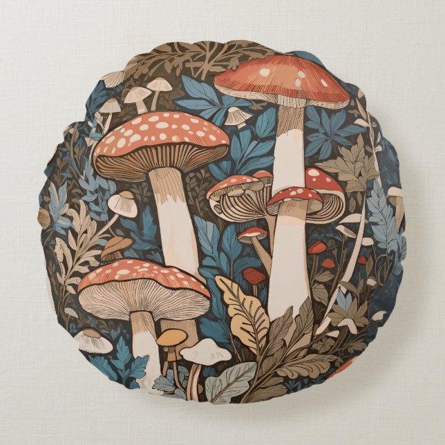 Tief im Wald Pilze. Rundes Kissen (Vorderseite)