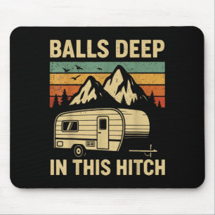 Tief in diesem Hitch Camping RV Anhänger Retro Mousepad