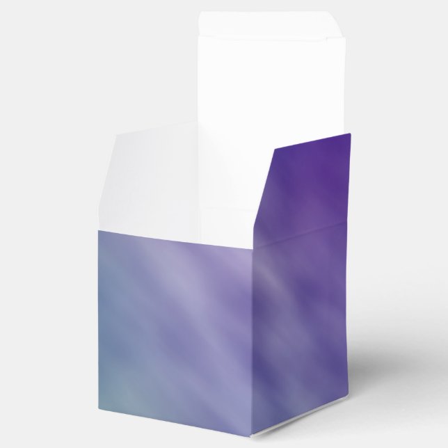 Tief-Regenbogenfarbener Himmel Hintergrund Geschenkschachtel (Geöffnet)