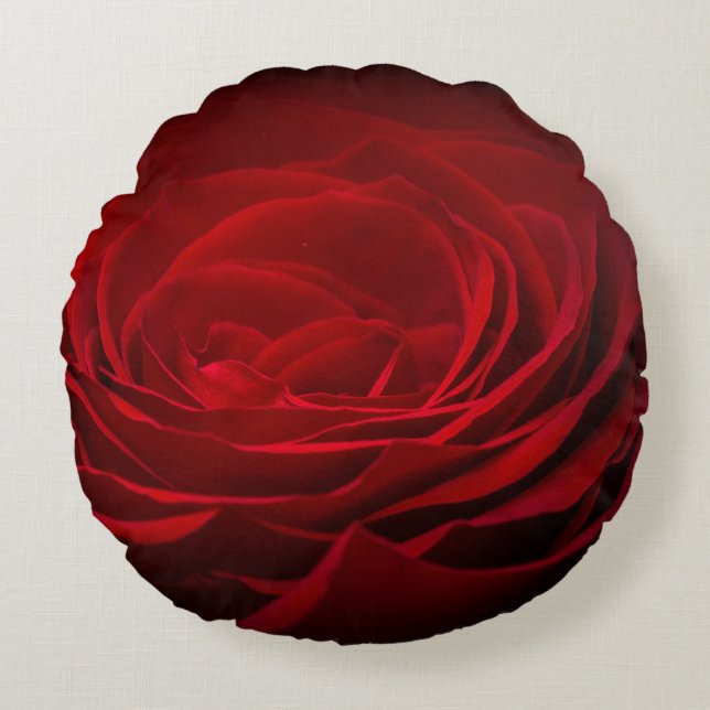 Tief rote Rose auf schwarz Rundes Kissen (Vorderseite)