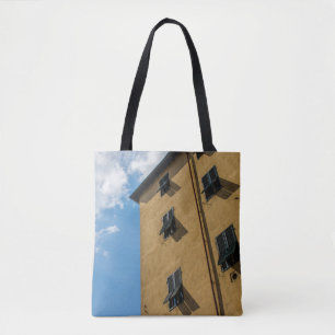 TIEFENWINKEL-FOTOGRAFIE VON BRAUNEM LAMELLENFENSTE TASCHE