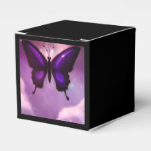 Tiefer Lila Schmetterling