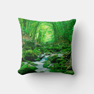 Tiefer Wald im Sommer,Rückwald,tief,tief,tief,flie Kissen