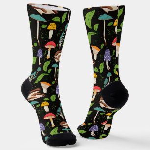 Tiefere Waldmagie: Farbige Pilze auf Schwarz Socken