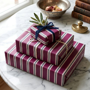 Tiefrote burgunderrote gestreifte Geschenkpapier
