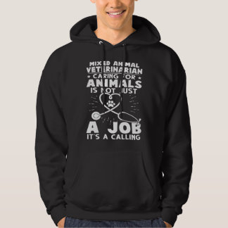 Tierarzt für verschiedene Tierarten, der sich um T Hoodie