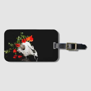 Tierschädel mit einem Kranz wild lebender Blume Gepäckanhänger