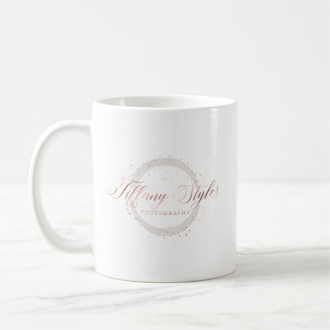 Tiffany Styles Navy Blue & Rose Gold Company Logo Kaffeetasse (Links)