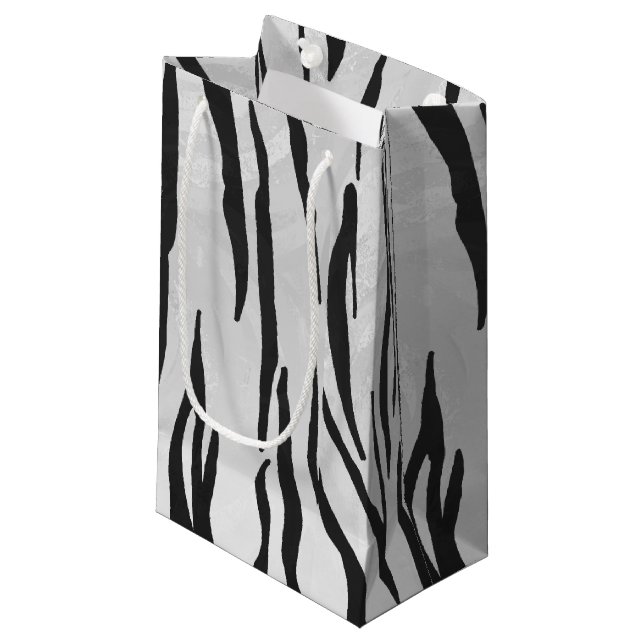 Tiger Black and White Print Kleine Geschenktüte (Vorderseite Schrägansicht)