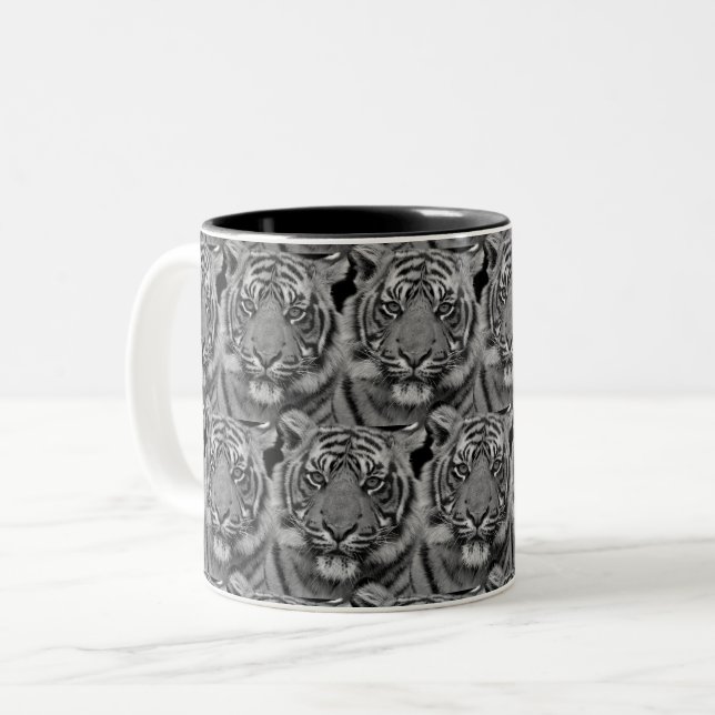 Tiger-Gefechtsmuster in Grau-Shades Zweifarbige Tasse (Vorderseite Links)