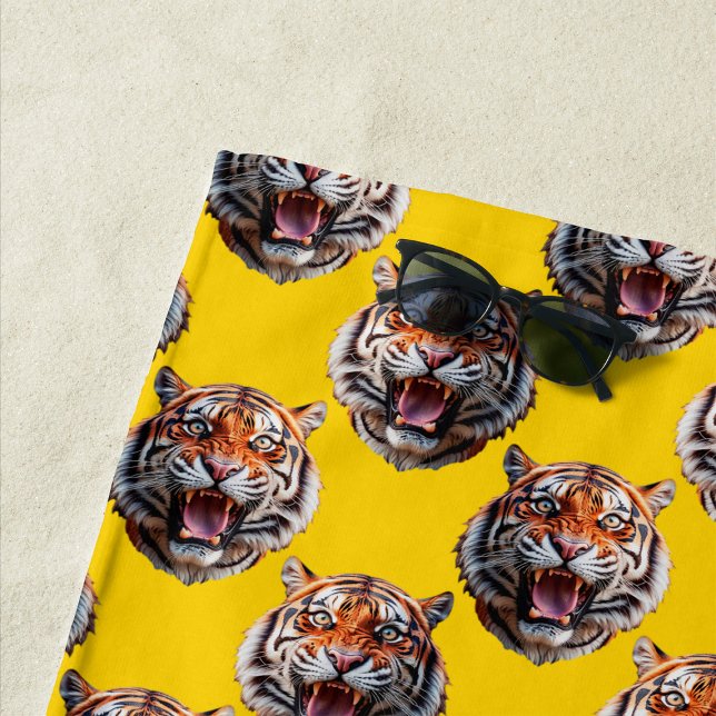 Tiger Head Pattern Design Yellow  Strandtuch (Von Creator hochgeladen)
