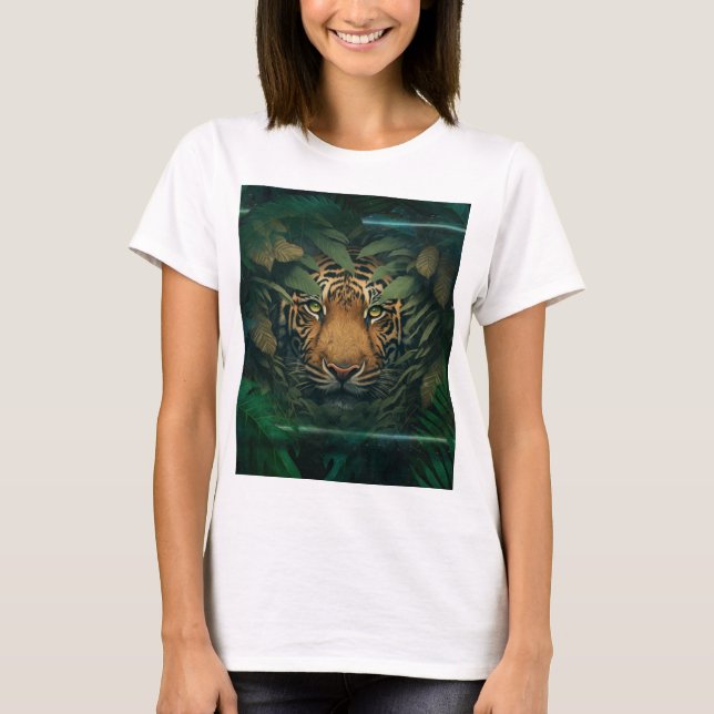 Tiger hiding in Foliage                T-Shirt (Vorderseite)