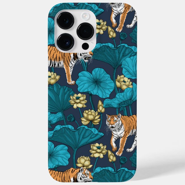 Tiger im gelben Lotusteich Case-Mate iPhone 14 Pro Max Hülle (Rückseite)