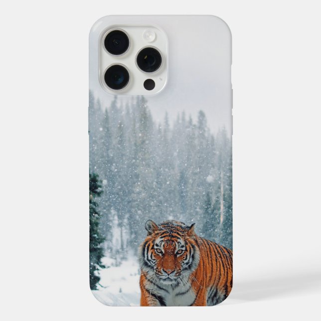 Tiger im Schnee iPhone 15 Pro Max Hülle (Rückseite)